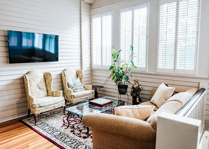 Heritage House Bed & Breakfast - Boutique Adults-Only Inn