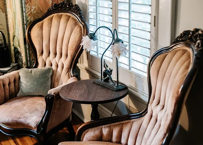 Heritage House Bed & Breakfast - Boutique Adults-Only Inn