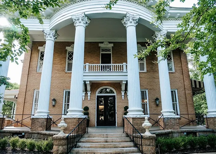 Heritage House Bed & Breakfast - Boutique Adults-Only Inn