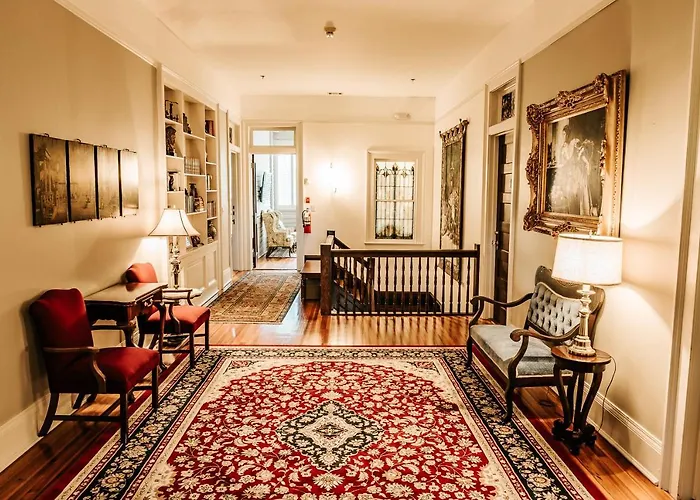 Heritage House Bed & Breakfast - Boutique Adults-Only Inn